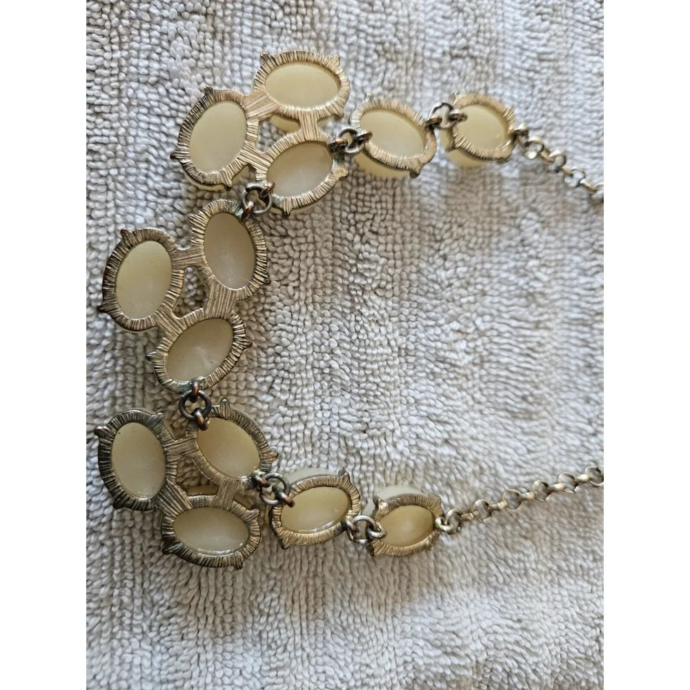 Necklace Cream Stones‎ Gold Tone Chain 18 Inch Costume Jewelry